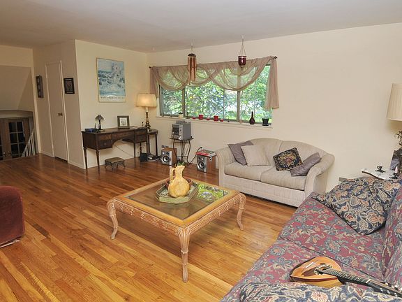 4th image of 3189 Wharton Dr