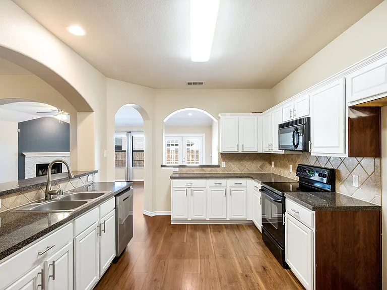14536 Crystal Lake Dr — Photo 10