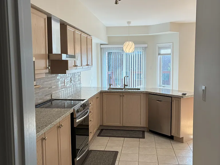 85 Kimono Cres — Photo 25