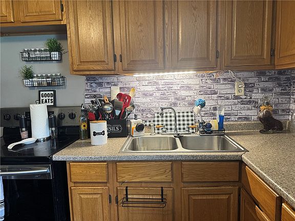 2nd image of 128 Keeny Row