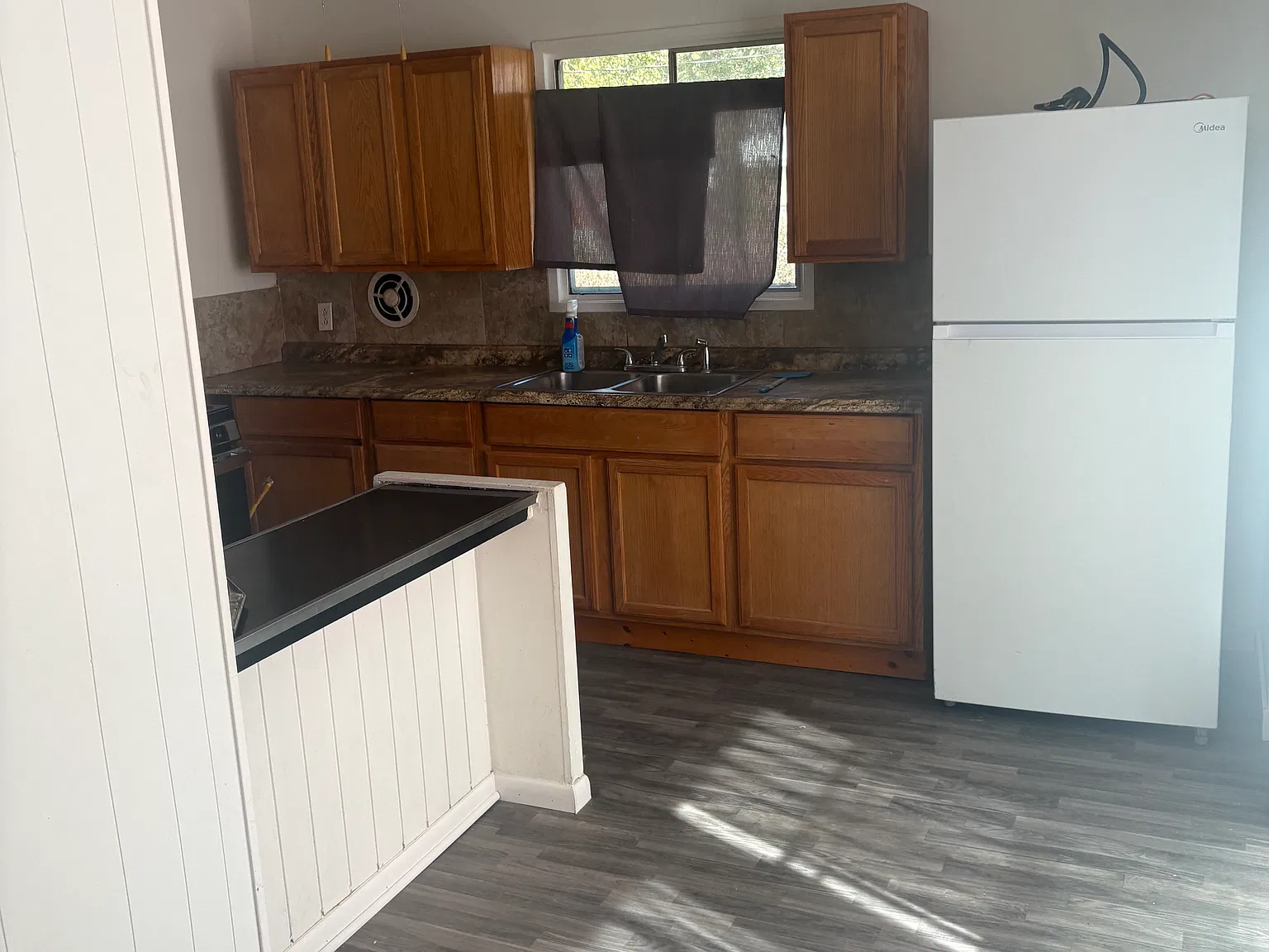 3 bed, 925 sqft, $1,200 — Photo 3
