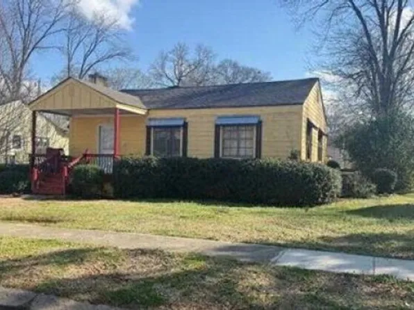 609 39th Pl, Fairfield, AL 35064