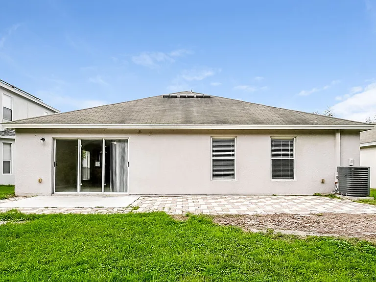 11427 Misty Isle Ln — Photo 19