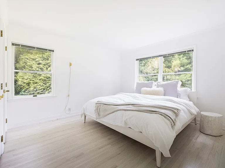 73 Accabonac Rd — Photo 10
