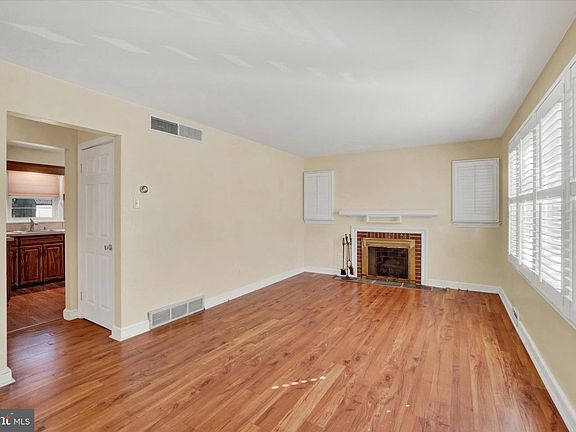 4th image of 819 E 11th Ave