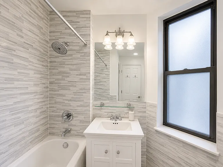 53 Leroy St #3C — Photo 3