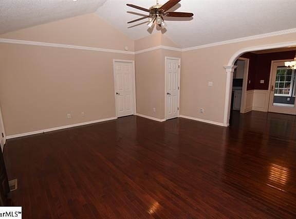 3rd image of 224 Sweetgum Cir