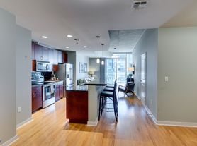 301 Demonbreun St