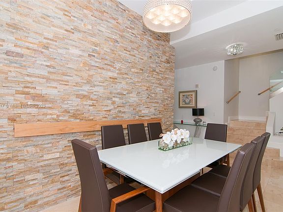 2nd image of 3340 NE 190th St APT 1202