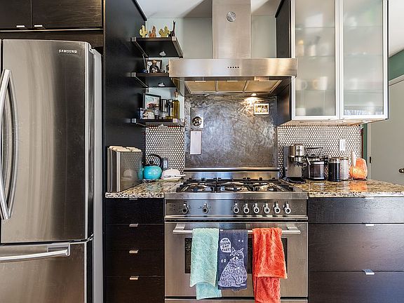 5th image of 2901 Debra Dr