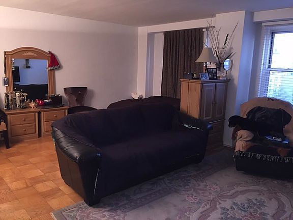 5th image of 225 Saint Pauls Ave #813