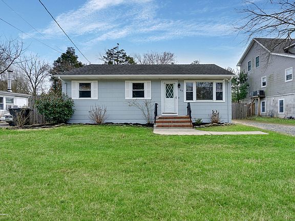 5th image of 92 Keats Ave