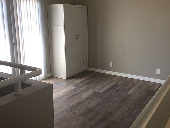 5th image of 4335 W Rosecrans Ave APT 3