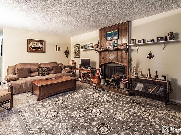 3rd image of 2812-2814 Parklake Dr