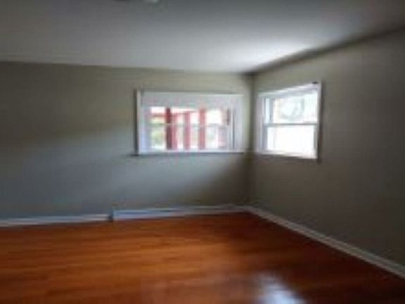 5th image of 385 Franklin St