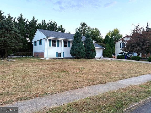 3rd image of 1424 Outer Dr