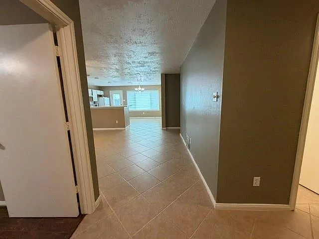 3 bed, 2.0 bath, 1265 sqft, $1,650 — Photo 3