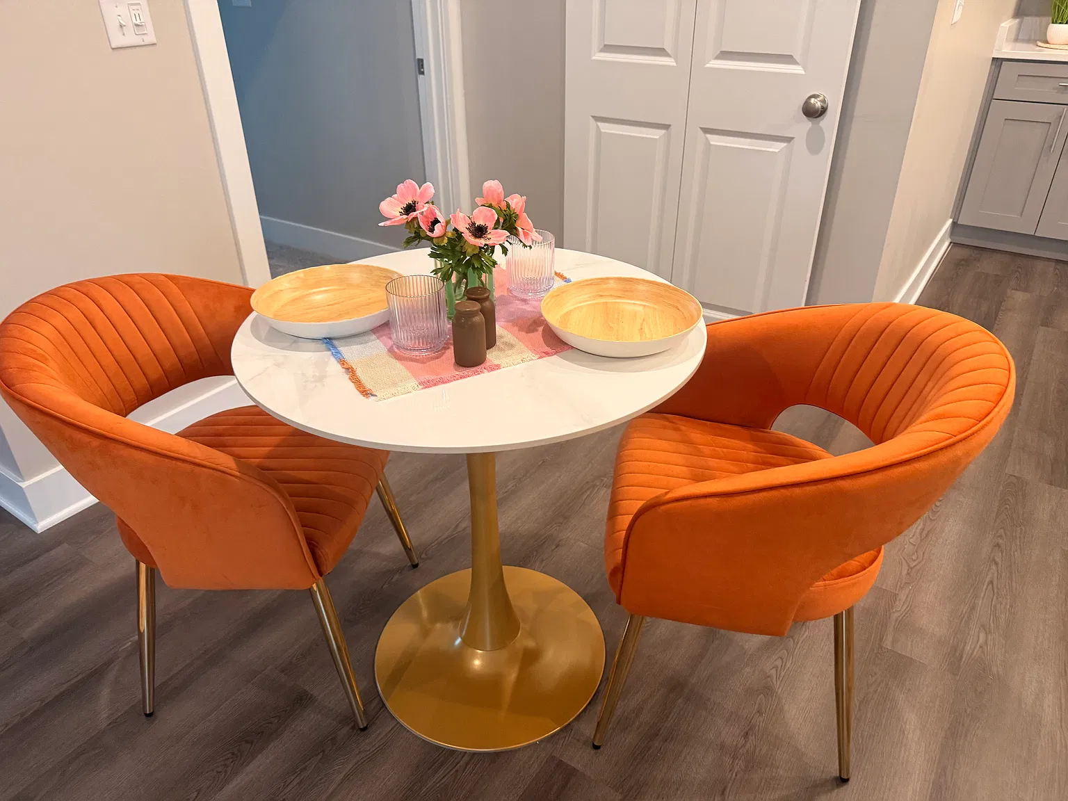 2 bed, 1070 sqft, $1,800 — Photo 4