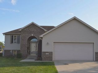 5036 Middlebrook Dr NW, Rochester, MN 55901