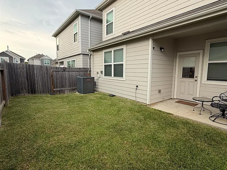 3907 Arslan Dr — Photo 12
