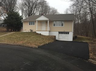 55 Kuiken Ct, North Haledon, NJ 07508