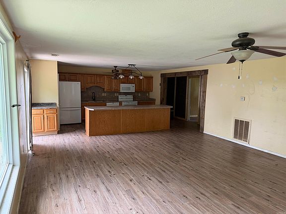 5th image of 58 Chapman Rd