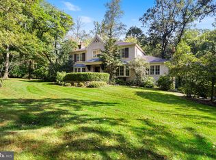 807 Maple Glen Ln, Wayne, PA 19087