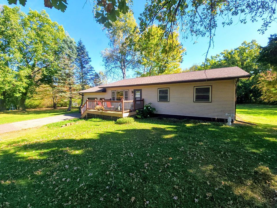 1st image of 120 Woodland Trl