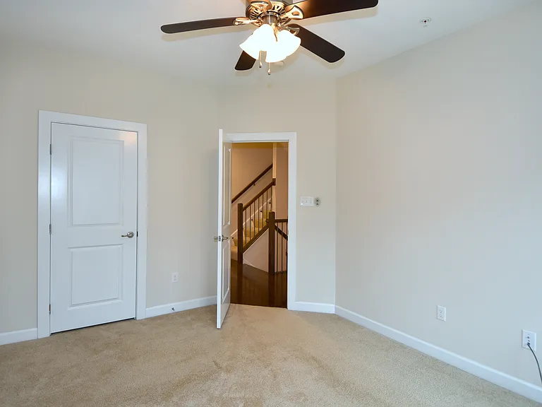 346 Osona Ln — Photo 26