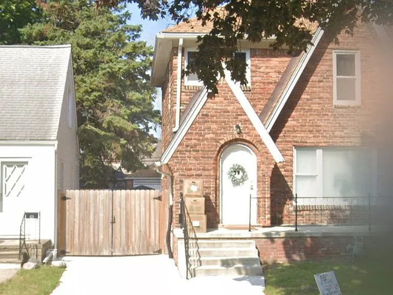 6752 Buckingham Ave — Photo 1