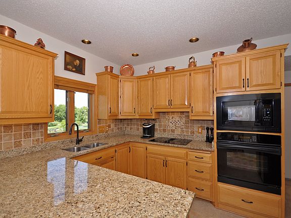 4th image of 2684 Lakeview Dr