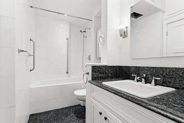 Rented by Compass | media 18