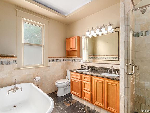 3rd image of 1048 Mariposa St #1