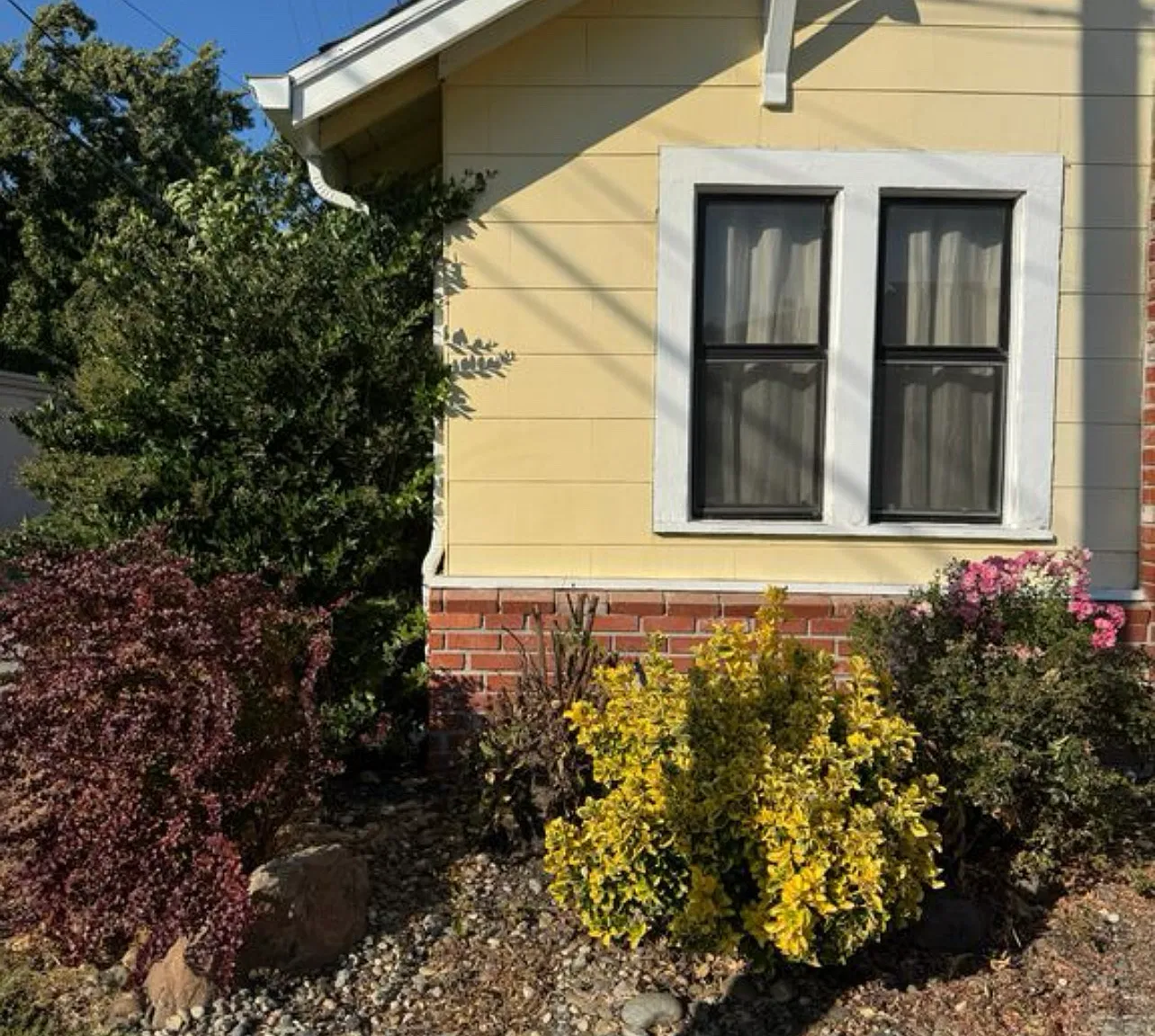 230 Logan St — Photo 2
