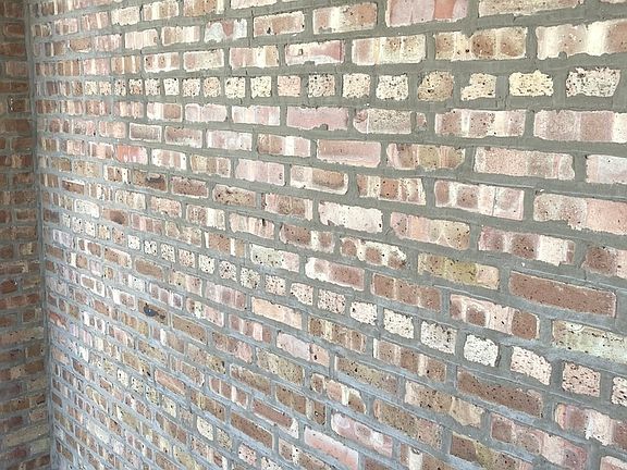 4th image of 5030 W Wellington Ave