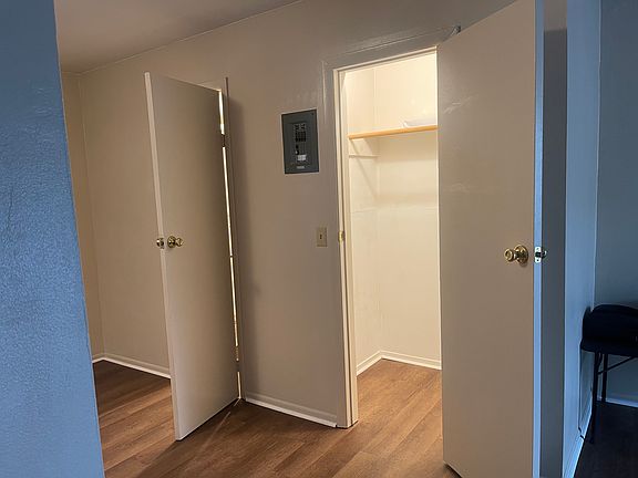 2nd image of 1425 Chestnut Ave Unit B