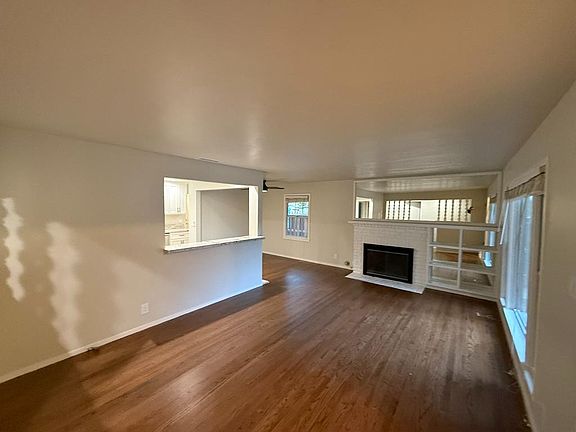 3rd image of 52 Coloma Way