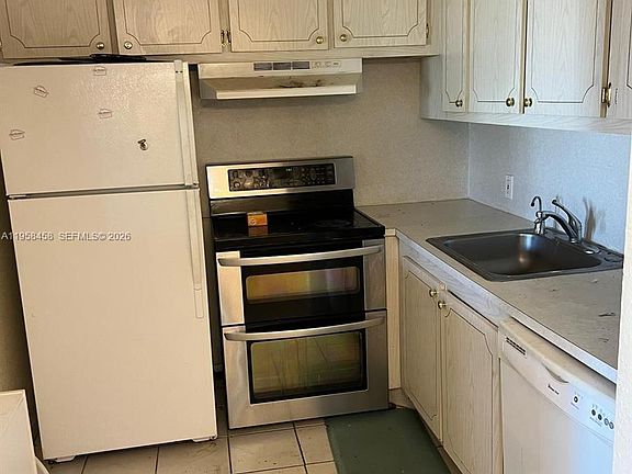 5th image of 293 Dorset Dr #G