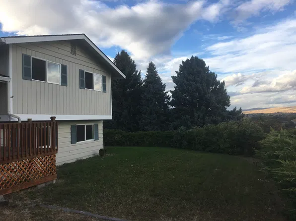410 Hillcrest Dr, Selah, WA 98942