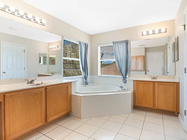 10706 Cypress Trail Dr — Photo 11