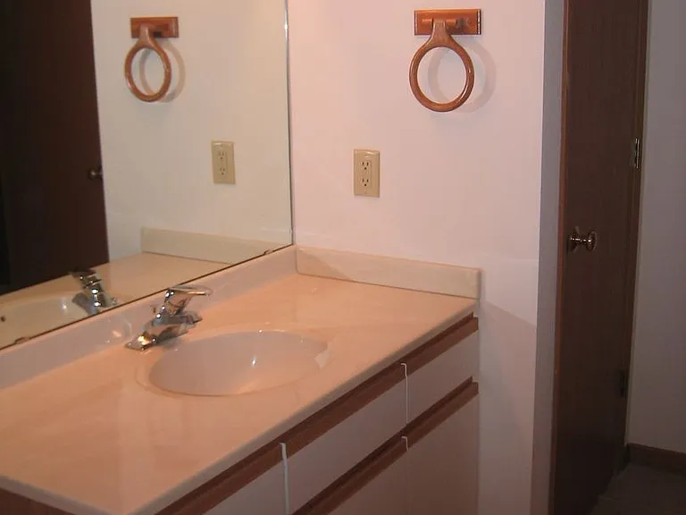 Windsor Pond Apartments — Photo 21