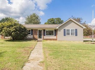 404 W Montgomery St, Owensville, IN 47665
