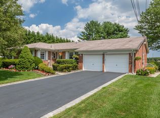 23 Wilshire Dr, Syosset, NY 11791