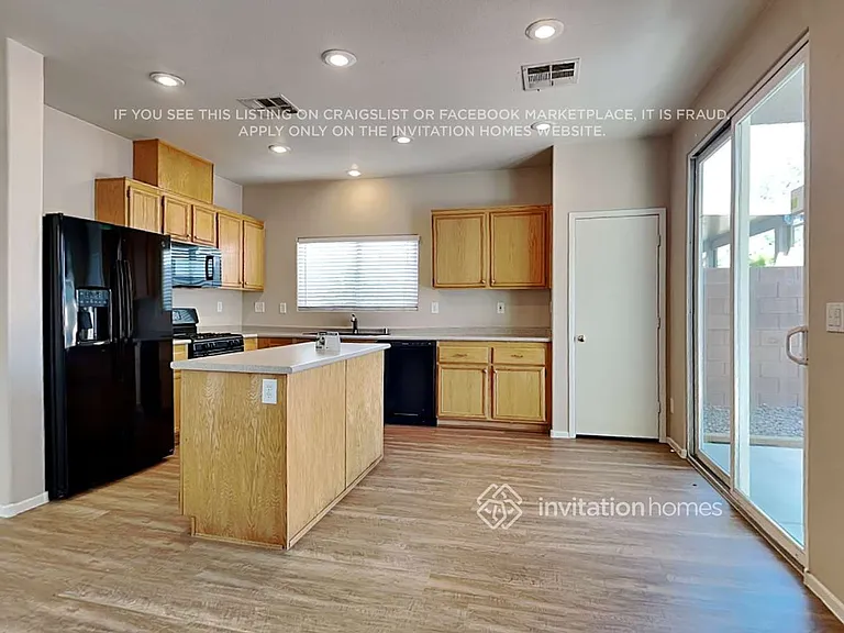 4920 Whistling Acres Ave — Photo 10
