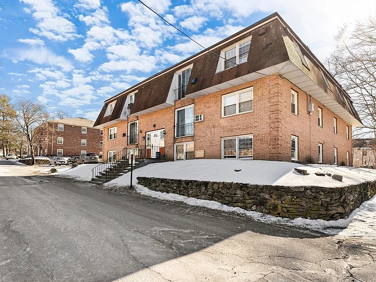 82 Boylston Ln #21 — Photo 2