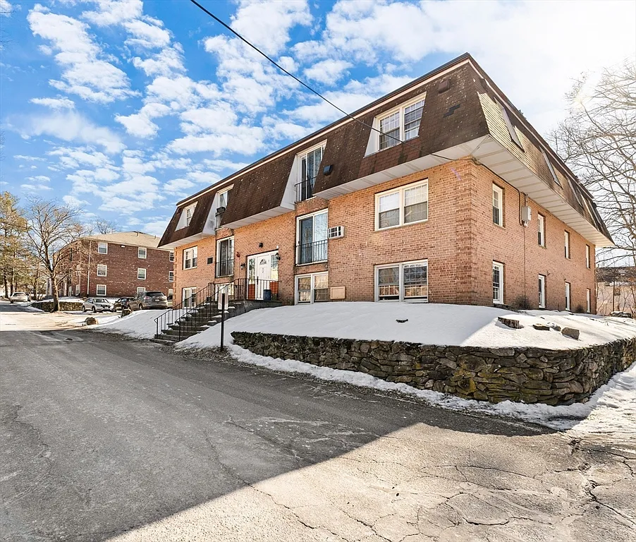 Building Photo - 82 Boylston Ln #21