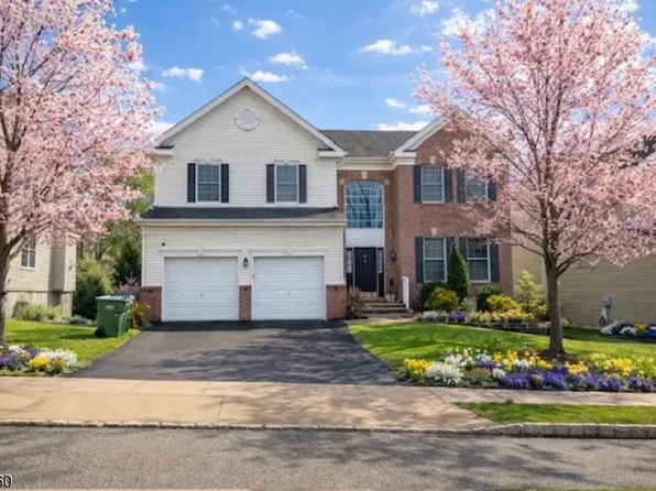 40 Helms Mill Road, Hackettstown Town, NJ 07840