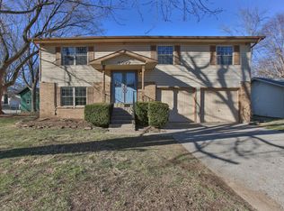 3327 W Winchester Rd, Springfield, MO 65807
