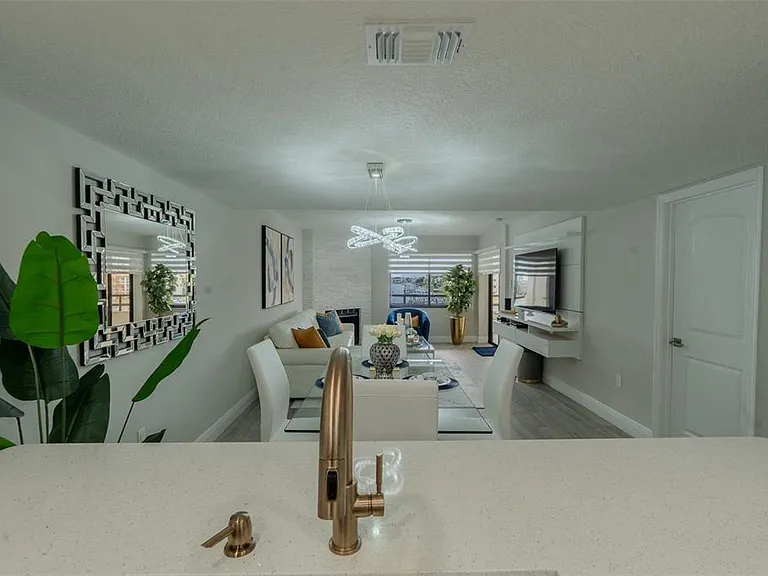 126 1st St E #210 — Photo 14