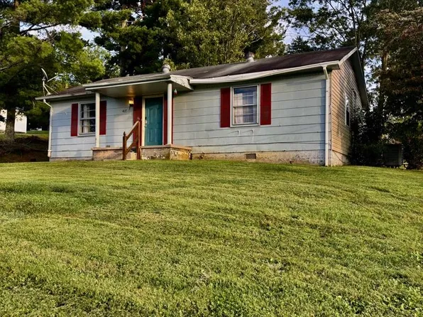 417 Honeysuckle Ln, Glade Spring, VA 24340